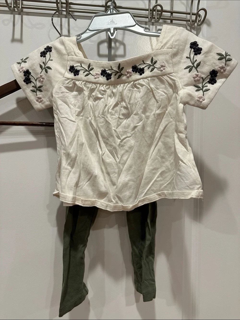 Gap Cream Embroidered Top with Old Navy Olive Green Leggings Set